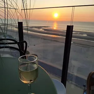 Volledig Gerenoveerd Met Zeezicht Appartement Middelkerke